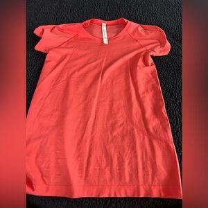 Lululemon swift tech tee. Size 8. Melon color